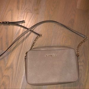 MICHAEL KORS jet set east west crossbody bag !!